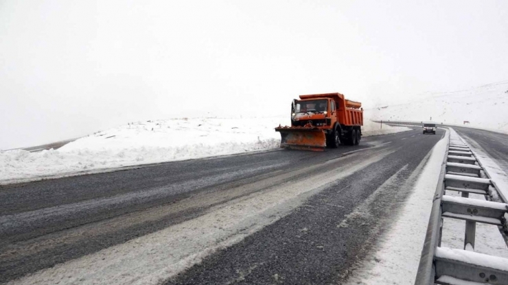 Van’da Riskli Bölgelerde Ulaşım Kontrollü Sağlanıyor