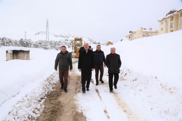 Tuşba Belediyesinden Karla Mücadele Çalışması