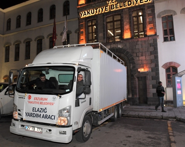 Yakutiye Belediyesi Ve Pazarcı Esnafından Elazığ’a Yardım Eli