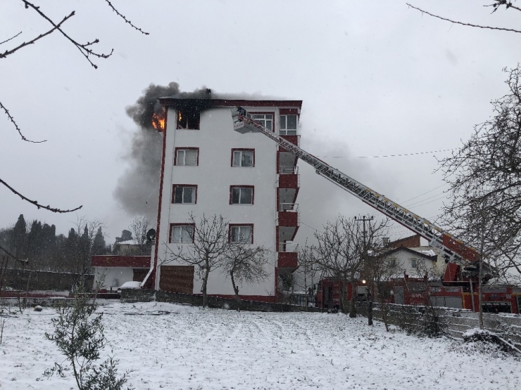 Alaplı’da Şiddetli Hortum Yangın Çıkarttı
