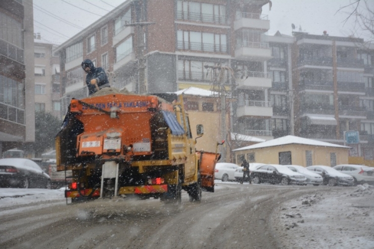 Kdz. Ereğli Belediyesi Karla Mücadele Çalışmalarını Sürdürüyor