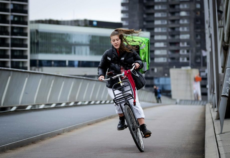 Frankfurt’ta Fırtına Nedeniyle 100 Uçuş Askıya Alındı