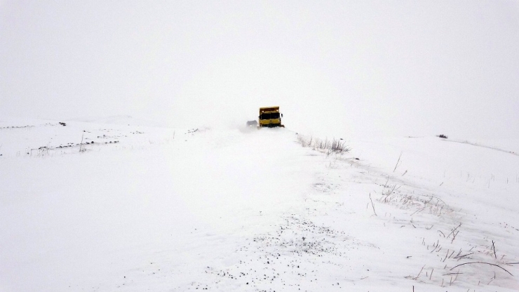 Ardahan’da Karla Mücadele Çalışması