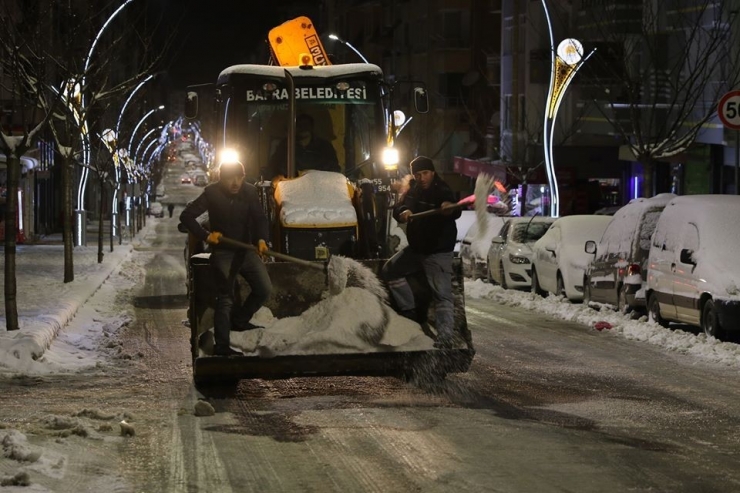 Bafra Belediyesi Kar Teyakkuzunda