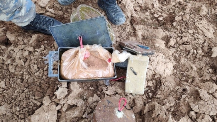 Msb: “Barış Pınarı Bölgesinde 5 Adet El Yapımı Anti Personel Mayın Ve 2 Adet El Yapımı Anti Tank Mayını Tespit Edilerek İmha Edildi”