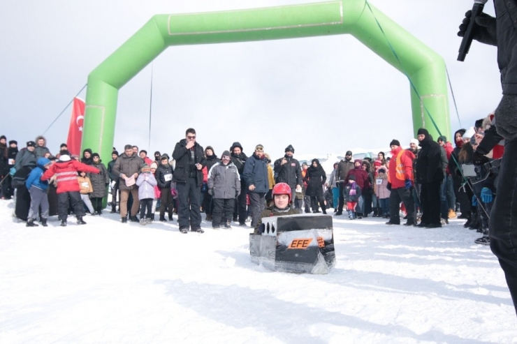 Karton Kızak Yarışması’nda Ödüller Sahiplerini Buldu