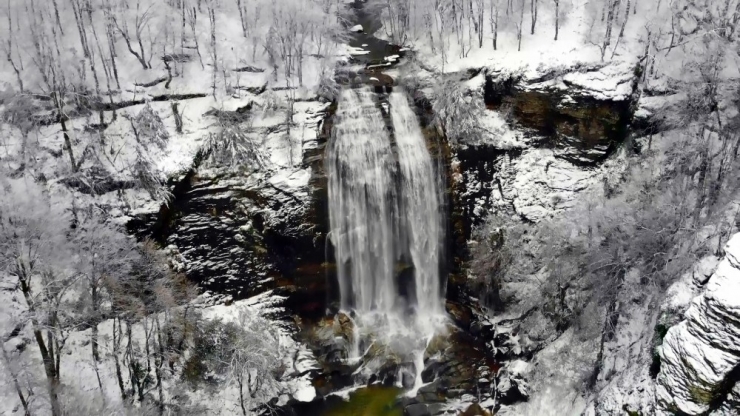 Suuçtu Şelalesi’nin Karla Birlikte Muhteşem Güzelliği