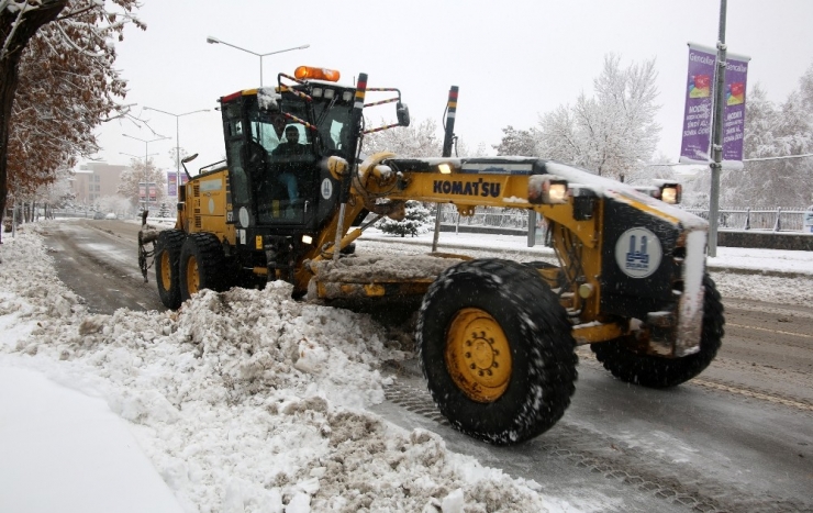Büyükşehir’de Karla Mücadele Seferberliği