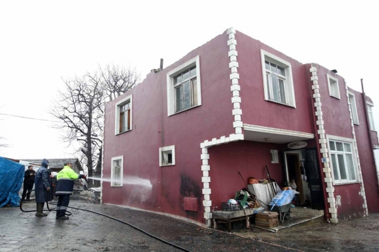 Evi Yanan Vatandaş İçin Fatsa Belediyesi Seferber Oldu
