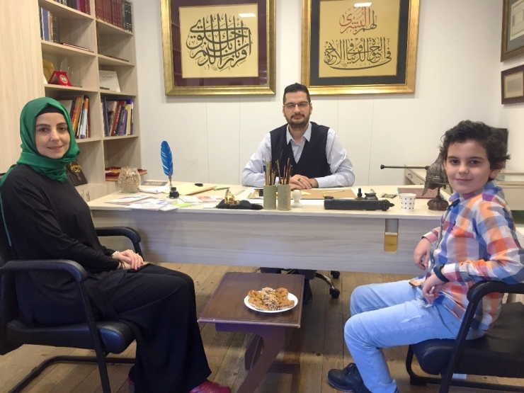 Çocuklarına Geleneksel Sanatı Sevdirmek İçin Kitap Yazdı