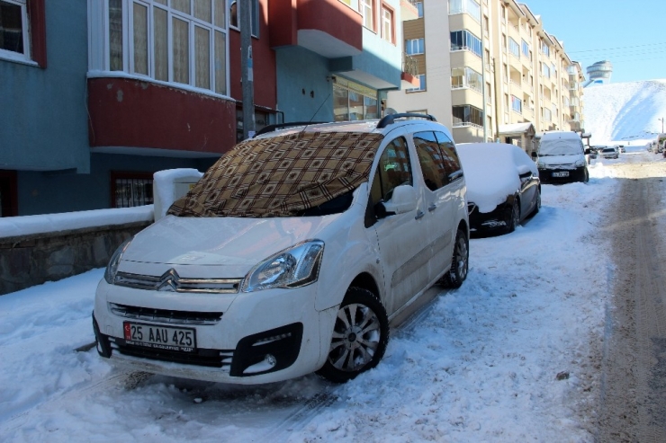 Erzurum Buz Tuttu, Araçların Yakıt Depoları Dondu