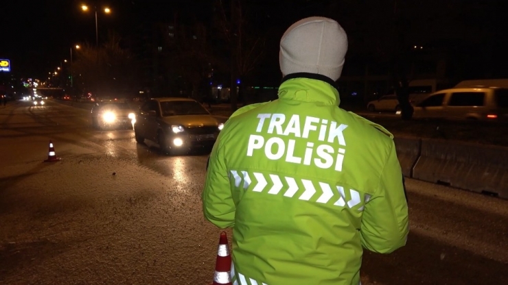 Yetkililer Sürücüleri Uyardı, 43 İlin Geçiş Noktasındaki Buzlanmaya Karşı Dikkat