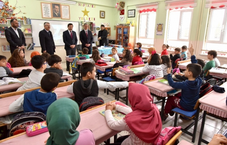 Başkan Hasan Kılca’nın Okul Ziyaretleri Sürüyor