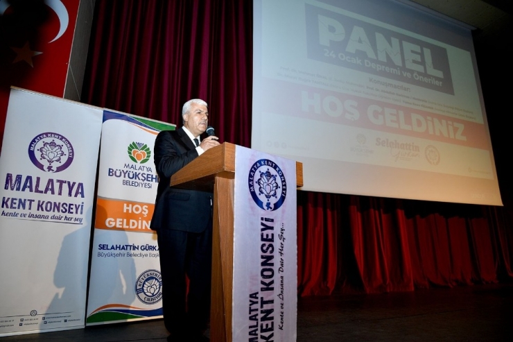 Malatya’da Deprem Panel Düzenlendi