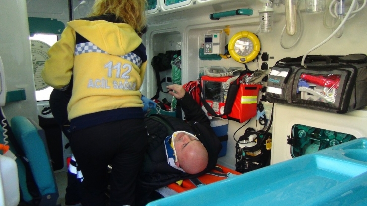 Motosiklet Sürücüsü Başındaki Kask Sayesinde Ölümden Döndü