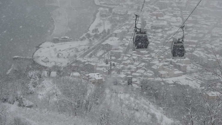 Ordu’da Kar Yağışı Eğlenceye Dönüştü