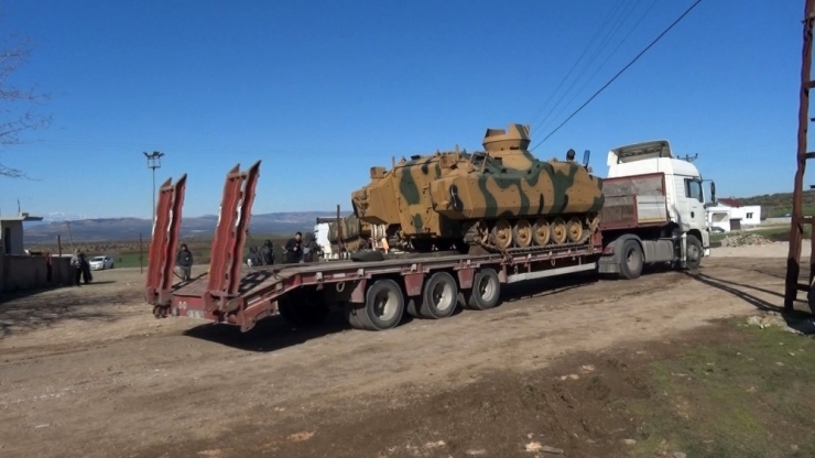 Sınıra Zbt Ve Zırhlı İş Makinesi Sevkiyatı