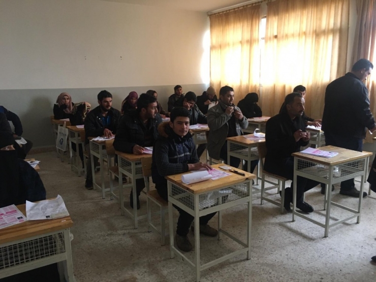 Resualayn Ve Tel Abyad’ta Öğrenciler Üniversite Sınavına Girdi