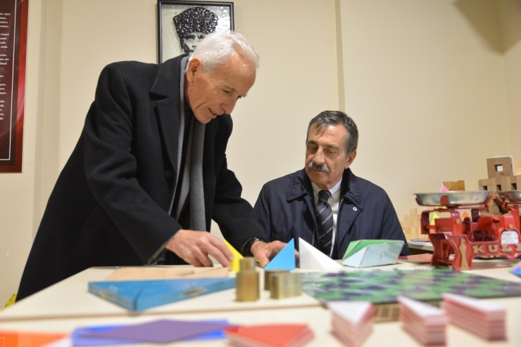 Dokunarak Matematik Öğreniyor