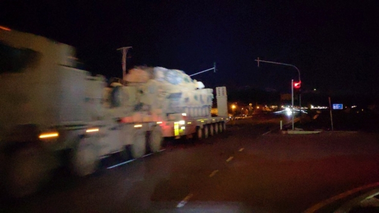 Suriye Sınırına Tank Ve Zpt Sevkiyatı