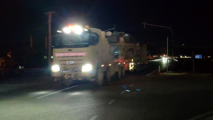 Suriye Sınırına Tank Ve Zpt Sevkiyatı