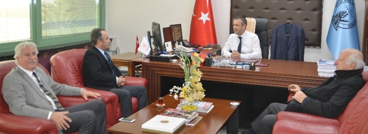 Karslıoğlu: "Çukurova Havaalanı Yap İşlet Devret Modeliyle İnşa Edilmemeliydi"