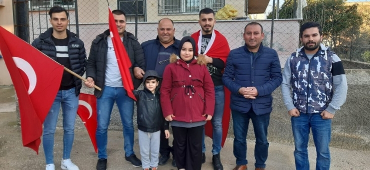 İki Oğlunu Aynı Gün Askere Gönderdi