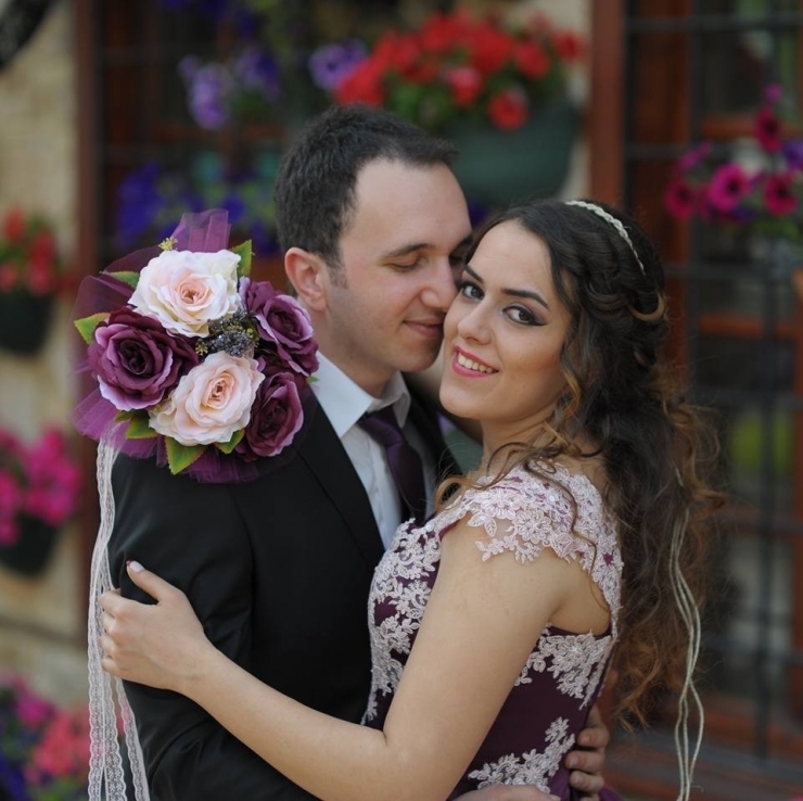 Yeni Evli Çifti Trafik Kazası Ayırdı