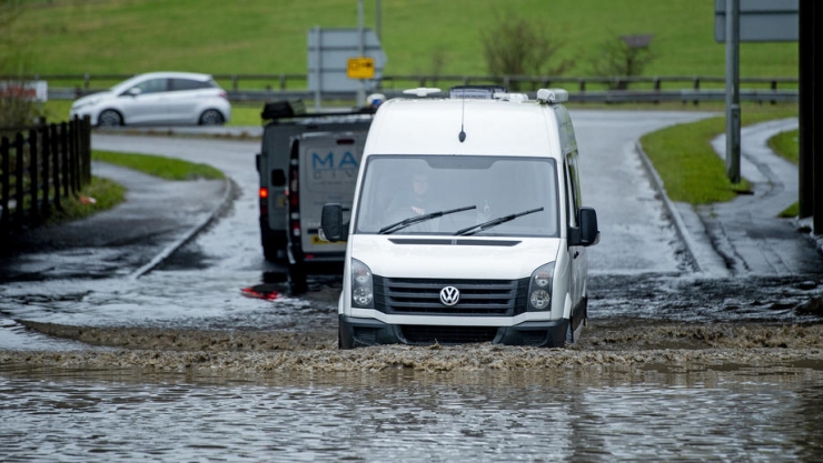Ciara Fırtınası Avrupa’yı Etkisi Altına Aldı