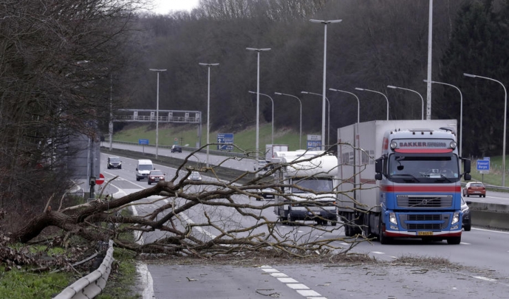Ciara Fırtınası Avrupa’yı Etkisi Altına Aldı
