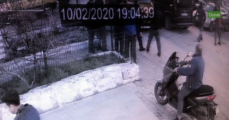 Öfkeli Taksici Oto Tamircisini Ve Çalışanlarını Ezdi: 3 Yaralı