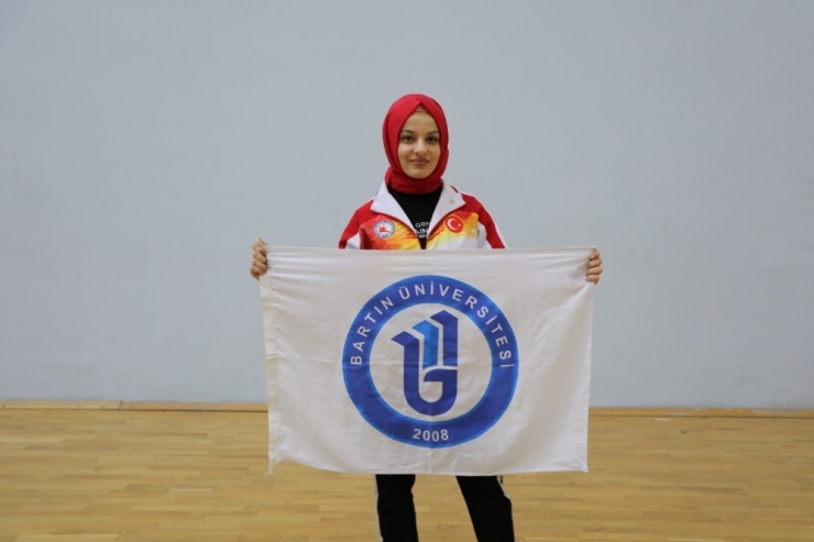 Bartın Üniversitesi Öğrencileri 13 Altın Madalya Aldı