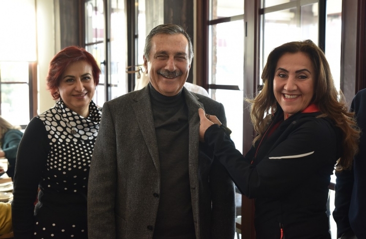 Başkan Ataç Süleyman Çakır Mezunlarıyla Kahvaltıda Buluştu