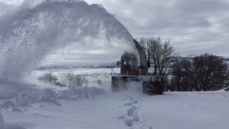 Bingöl’de Bir İlçede Eğitime Ara Verildi, Kapalı Köy Yollarında Çalışma Sürüyor