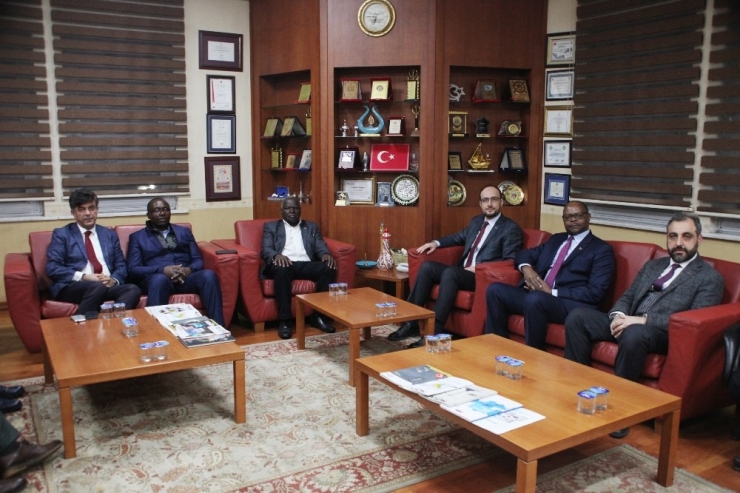 Müsiad Konya Zimbabve Yerel Yönetimler Bakanını Ağırladı