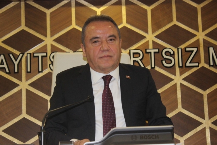 Büyükşehir Meclisi’nde Konyaaltı Sahili Tartışıldı