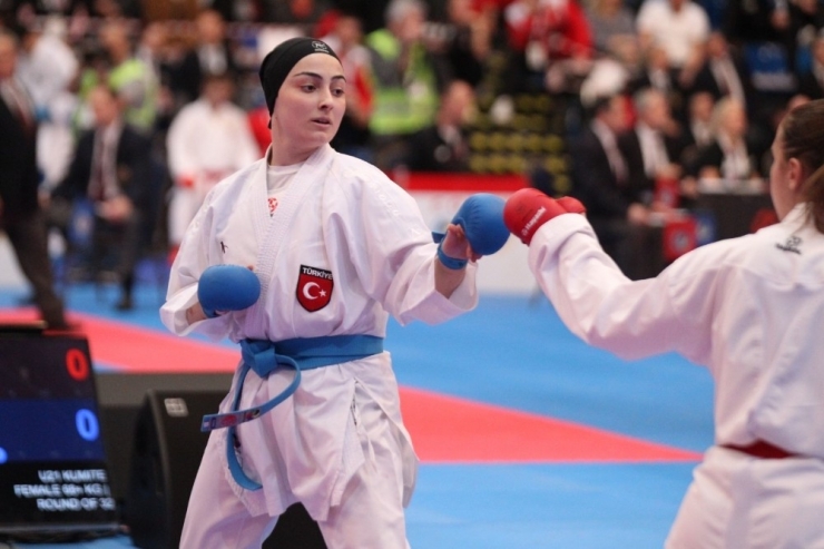 Karateciler Avrupa’da Fırtına Gibi Esti