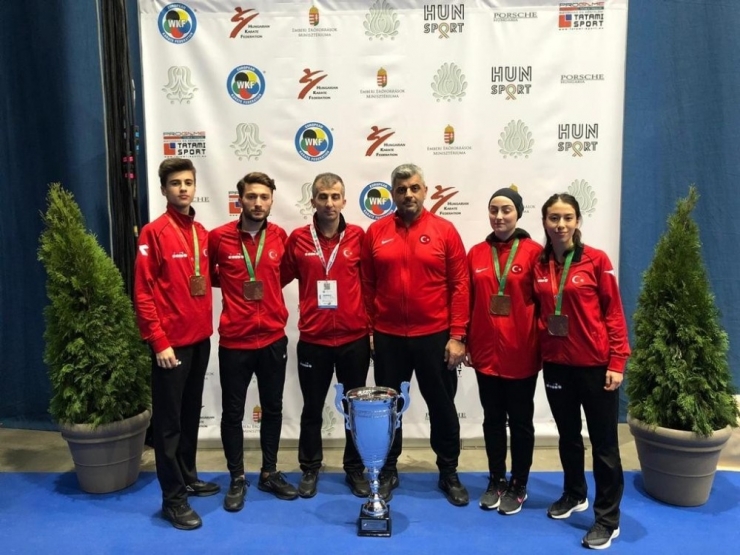 Karateciler Avrupa’da Fırtına Gibi Esti