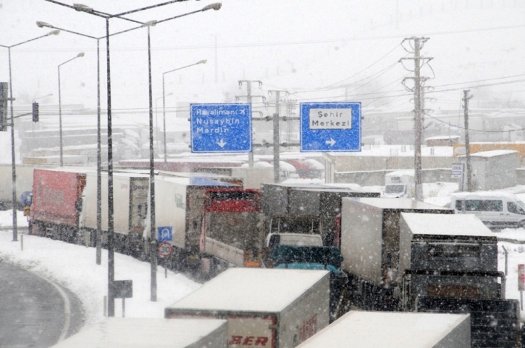 Cizre-nusaybin Uluslararası Karayolu Ulaşıma Kapandı