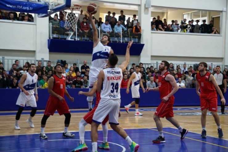 Tb2l: Ups: 73 - Çorlu Belediyesi: 79