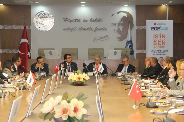 Cumhurbaşkanlığı’ndan İzmir’de Kariyer Fuarı