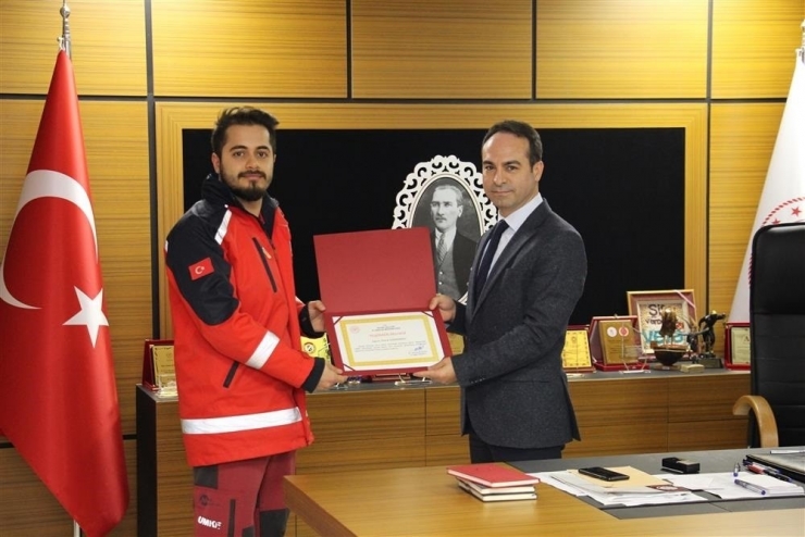 Deprem Bölgesi’nde Görev Yapan Ekibe Teşekkür Belgesi Verildi