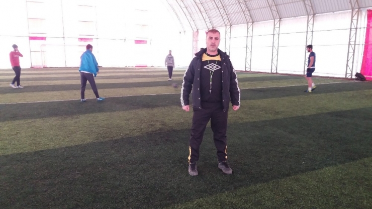 Dicle Gençlikspor Futbol Takımı Topbaşı Yaptı