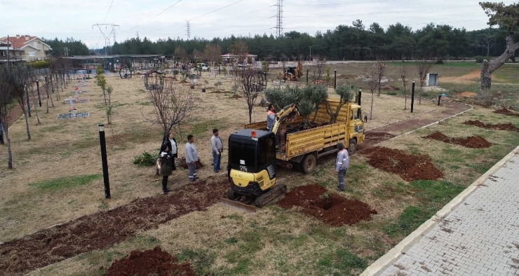 Döşemealtı Belediyesi, Elazığ Depreminde Hayatını Kaybedenleri Unutmadı