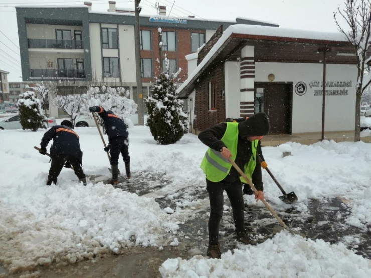Karla Mücadelede 200’den Fazla Personel Çalıştı