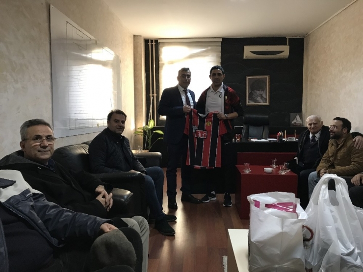 Eskişehir Siirtliler Vakfı’ndan Teknik Direktör Özer’e Ziyaret
