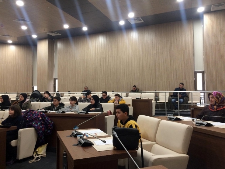 Çocuk Meclisi’nden Enerji Ve Çevre Konulu Seminerler