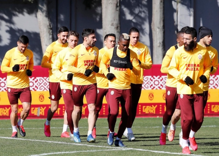 Falcao Sahada Çalışmalara Başladı