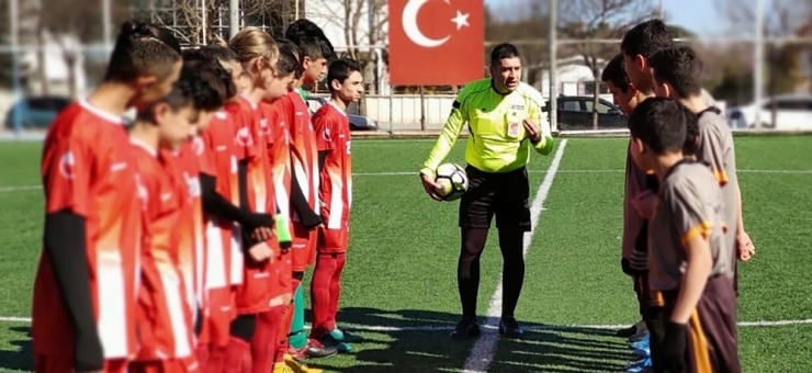 Gençler Namağlup Şampiyon Oldu