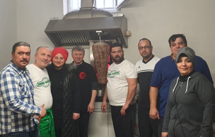 Gurbetçiler Döner Paralarını Depremzedelere Gönderecek